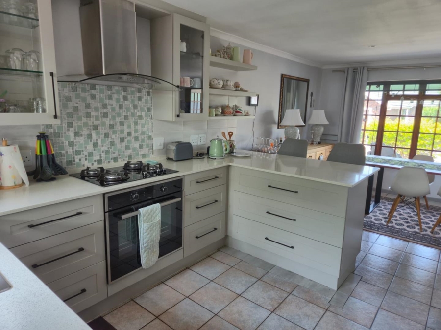 To Let 3 Bedroom Property for Rent in Old Place Western Cape